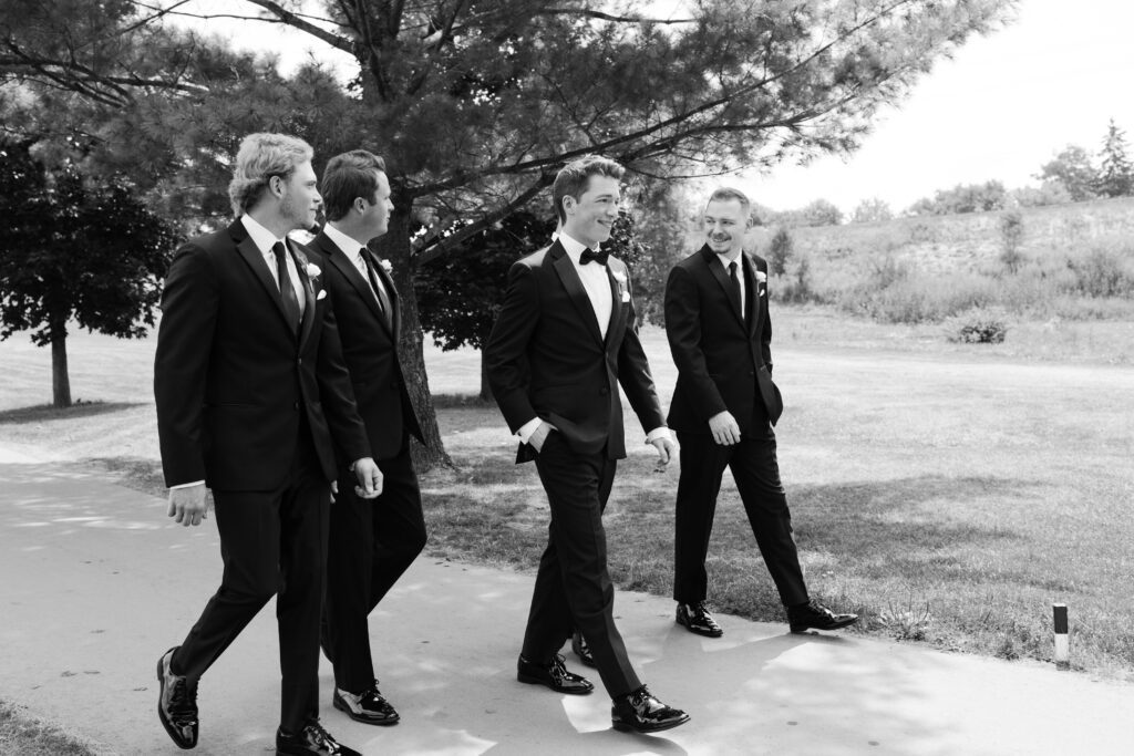 candid groomsmen portraits by hematite images